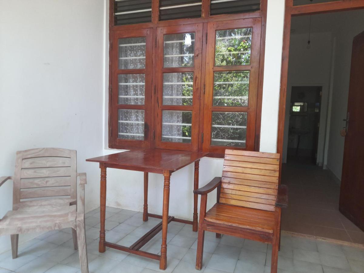 Hotel Santis Hikkaduwa Extérieur photo